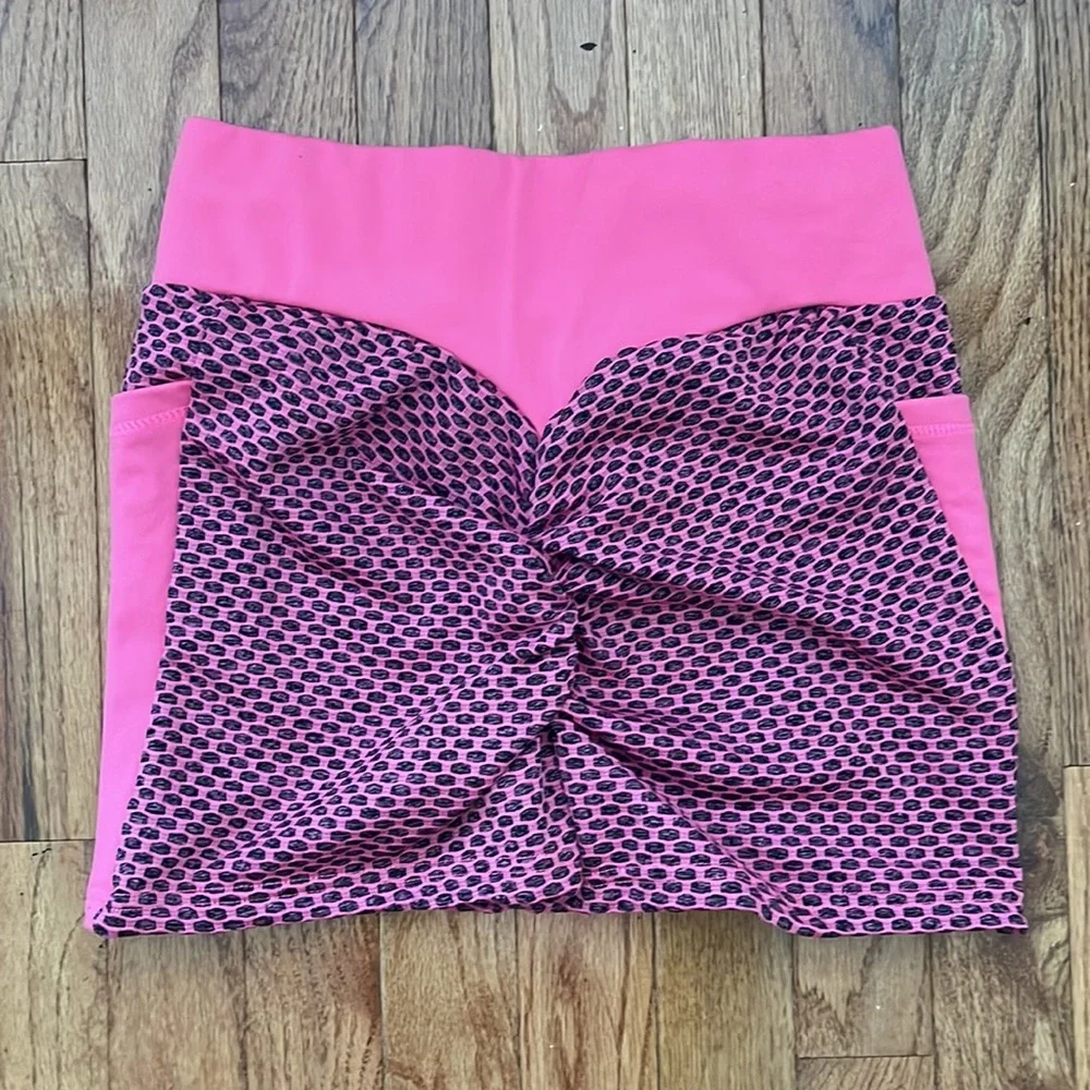 Shorts - Picture 2 of 4